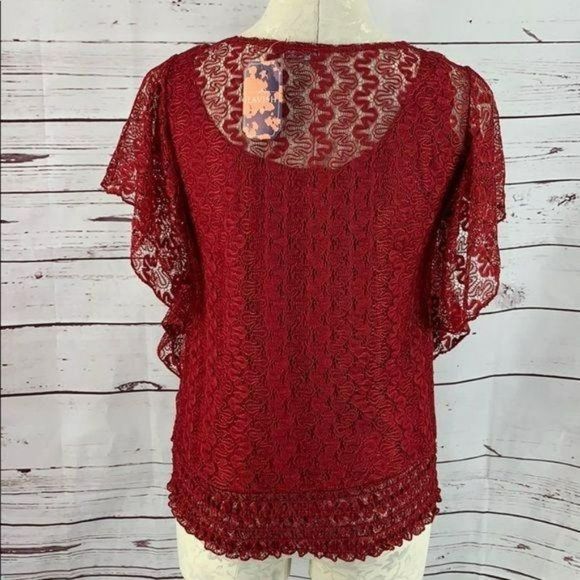 Lavish Woman's Blouse Burgundy Lace‎ Layered Size Medium NEW - Picture 3 of 10